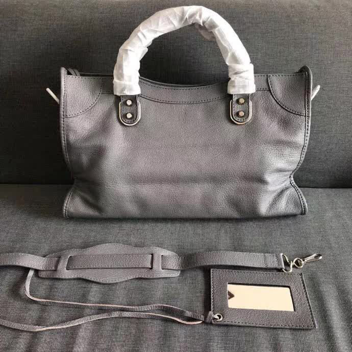 BALENCIAG巴黎世家 機車包 原版山羊皮包邊 銀色五金  可手提單肩斜跨  BL1075